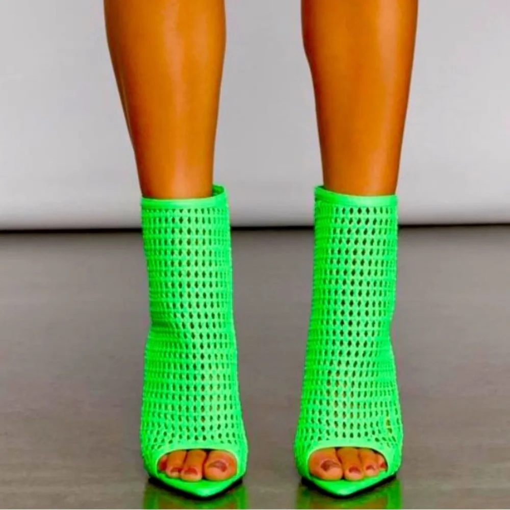 New Cape Robbin NEON GREEN BOOT WOVEN PATTERN HEELS - Picture 3 of 17